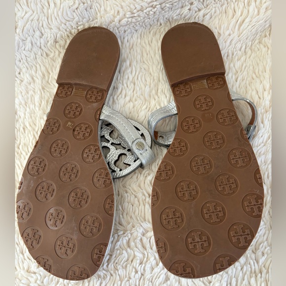 Tory Burch Miller Thong Sandals silver, 7 NWT - Picture 2 of 2